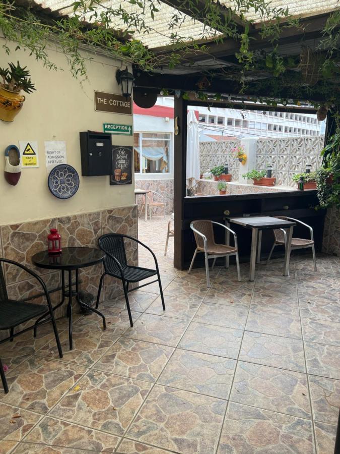 Emile Youth Hostel Gibraltar Exterior photo
